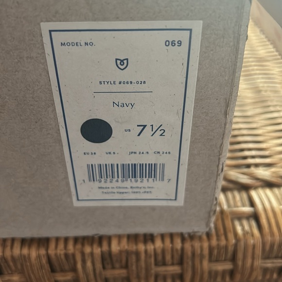 Rothy’s The Driver in Navy pre owned driver shoe with original box - Picture 5 of 6